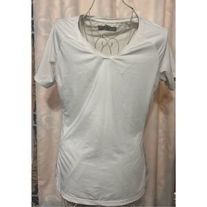 Nordstrom Levelwear Levelwear Women's White Verve Lux  t-shirt is made of soft s